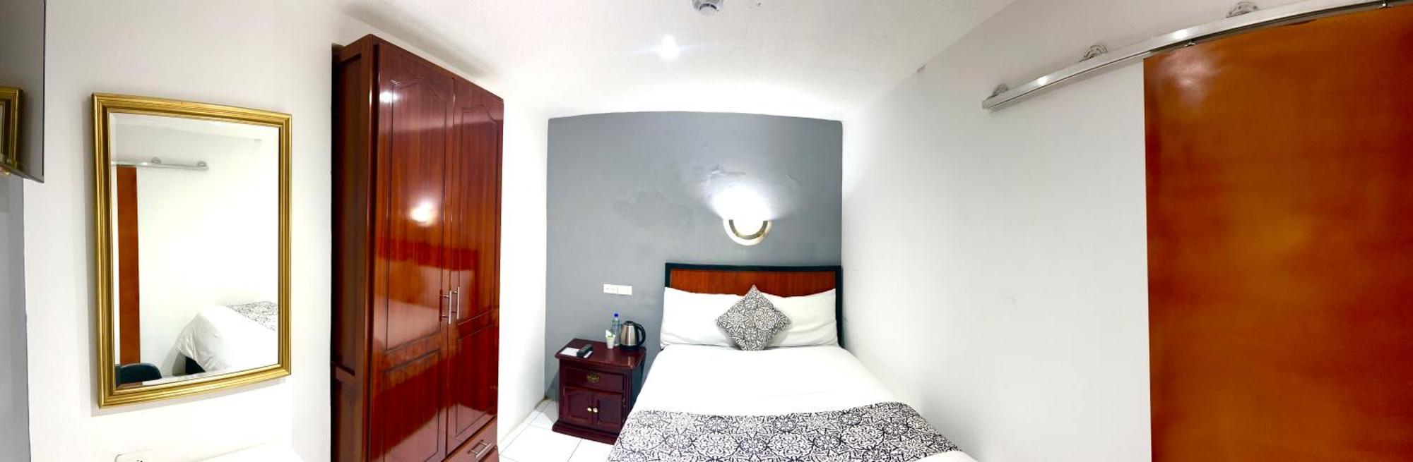 Accel Hotel La Quinta Ибарра Экстерьер фото