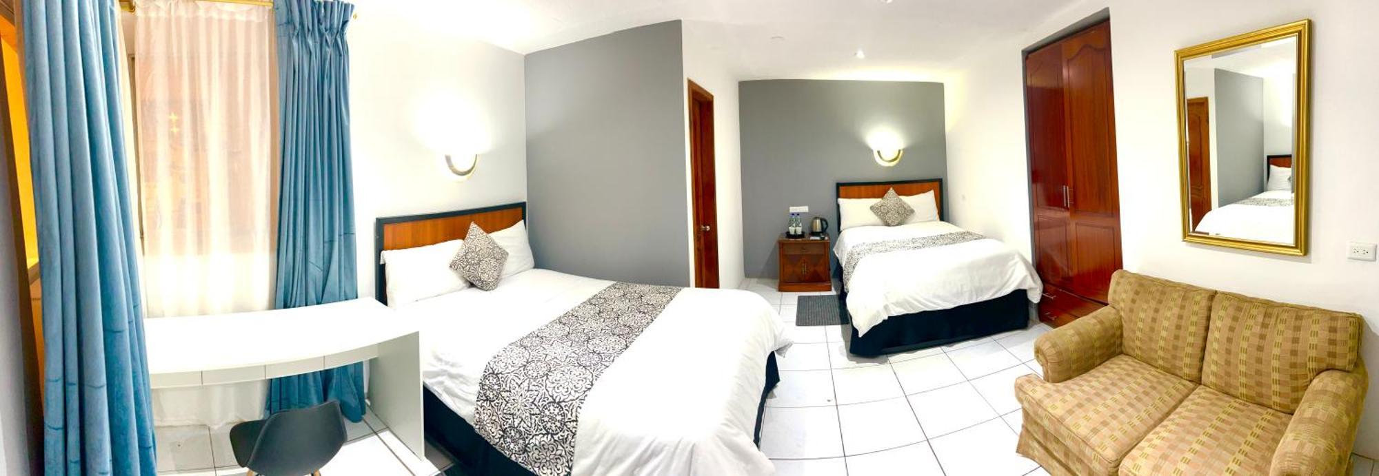 Accel Hotel La Quinta Ибарра Экстерьер фото