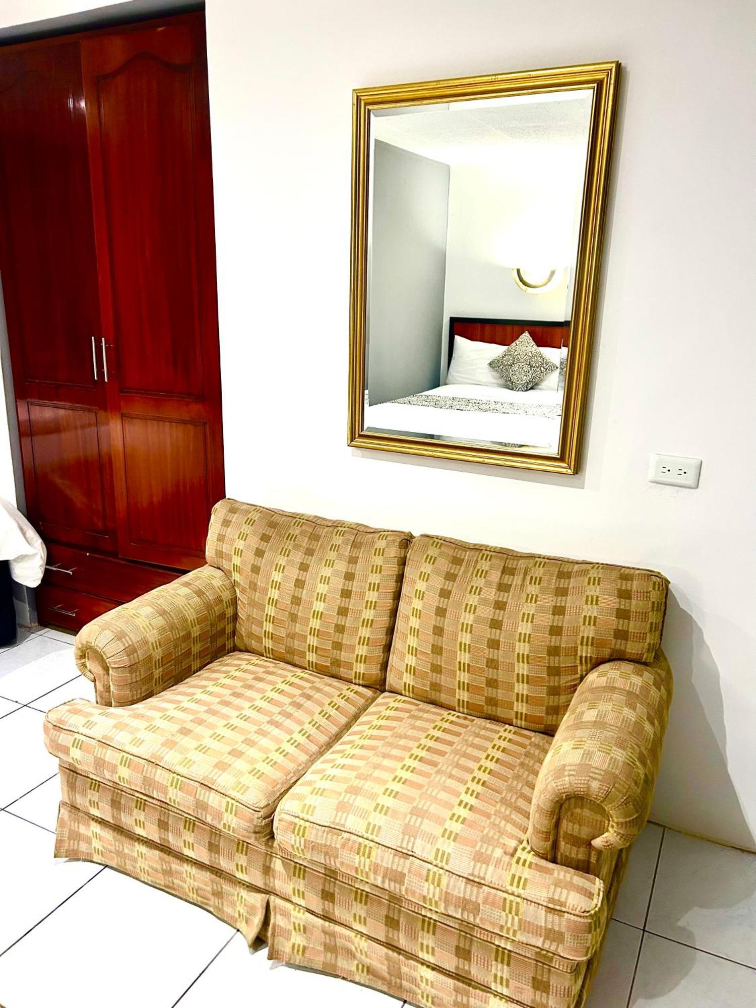 Accel Hotel La Quinta Ибарра Экстерьер фото