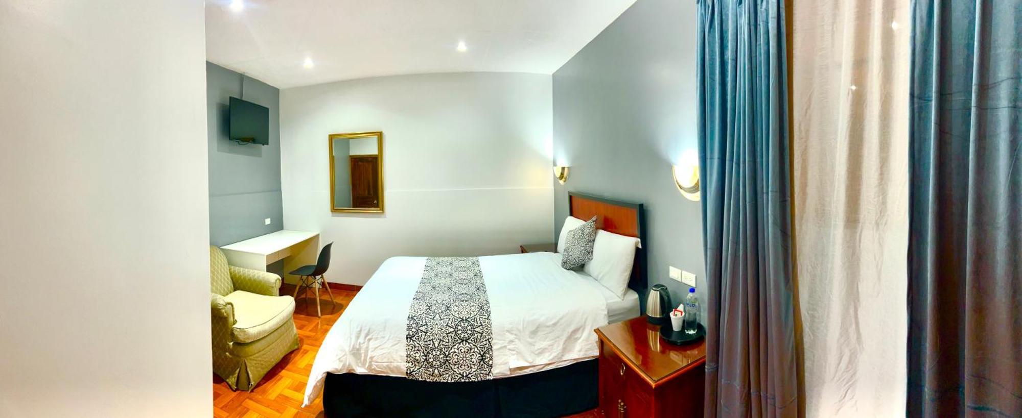 Accel Hotel La Quinta Ибарра Экстерьер фото