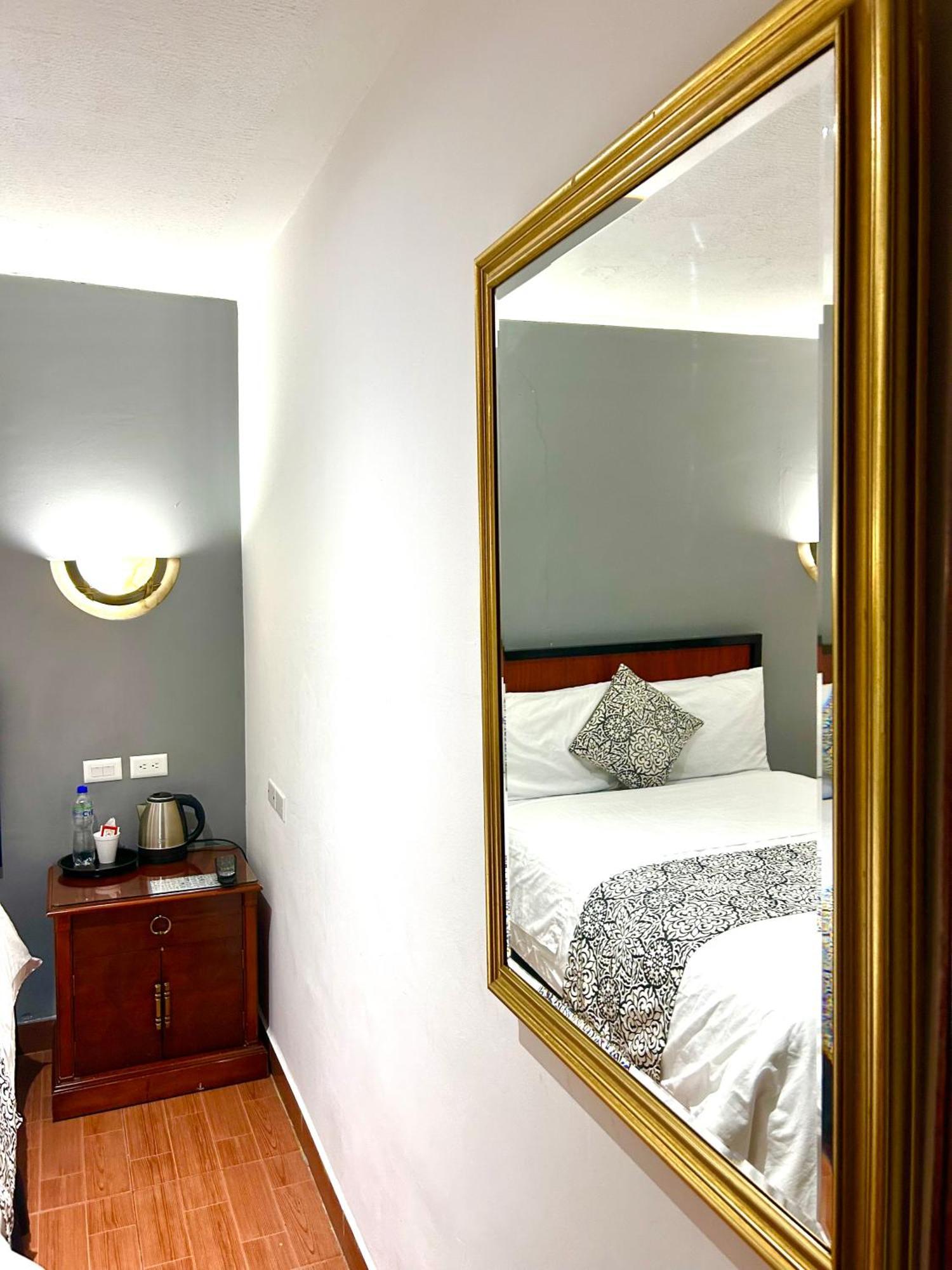 Accel Hotel La Quinta Ибарра Экстерьер фото