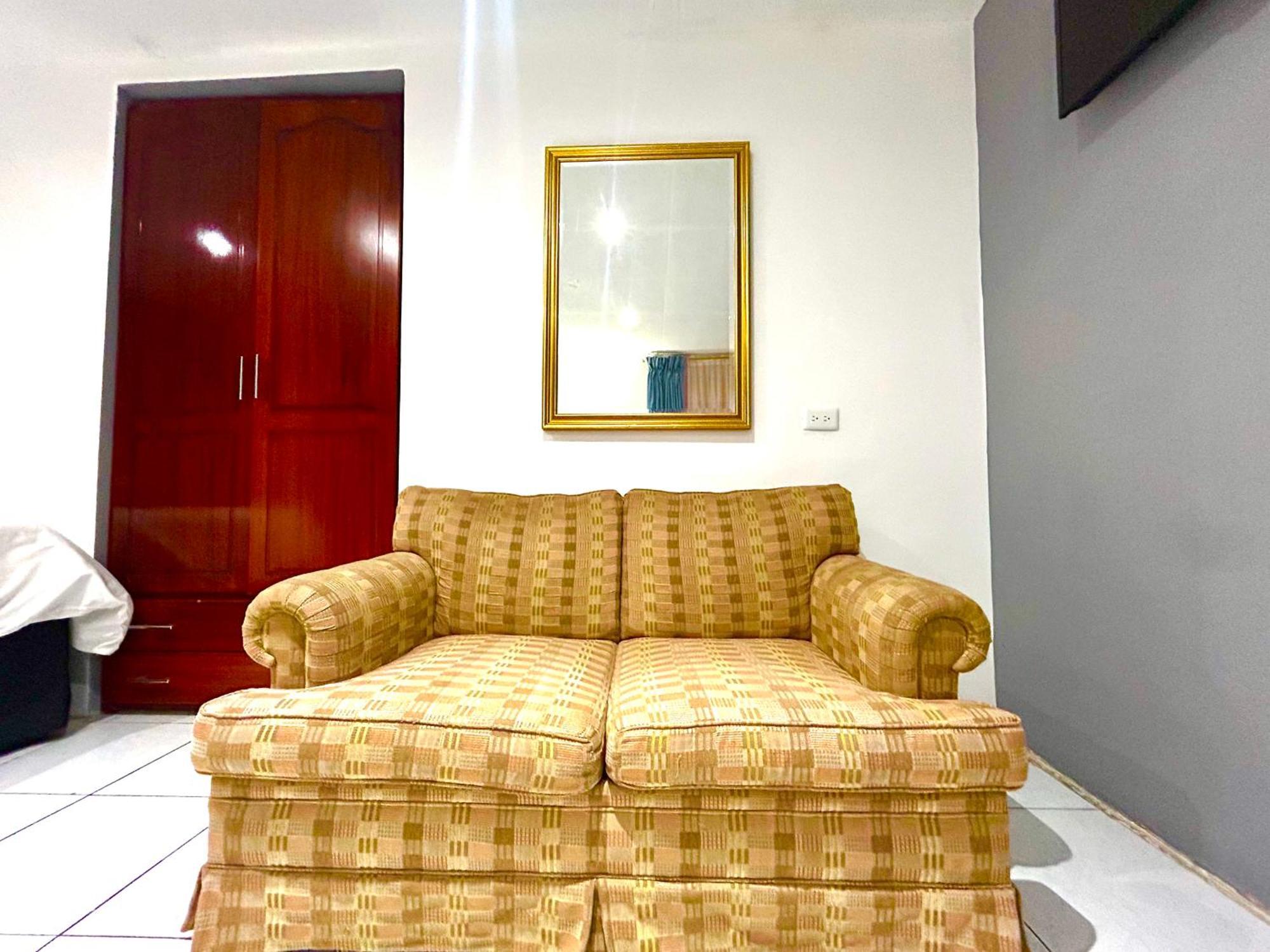 Accel Hotel La Quinta Ибарра Экстерьер фото