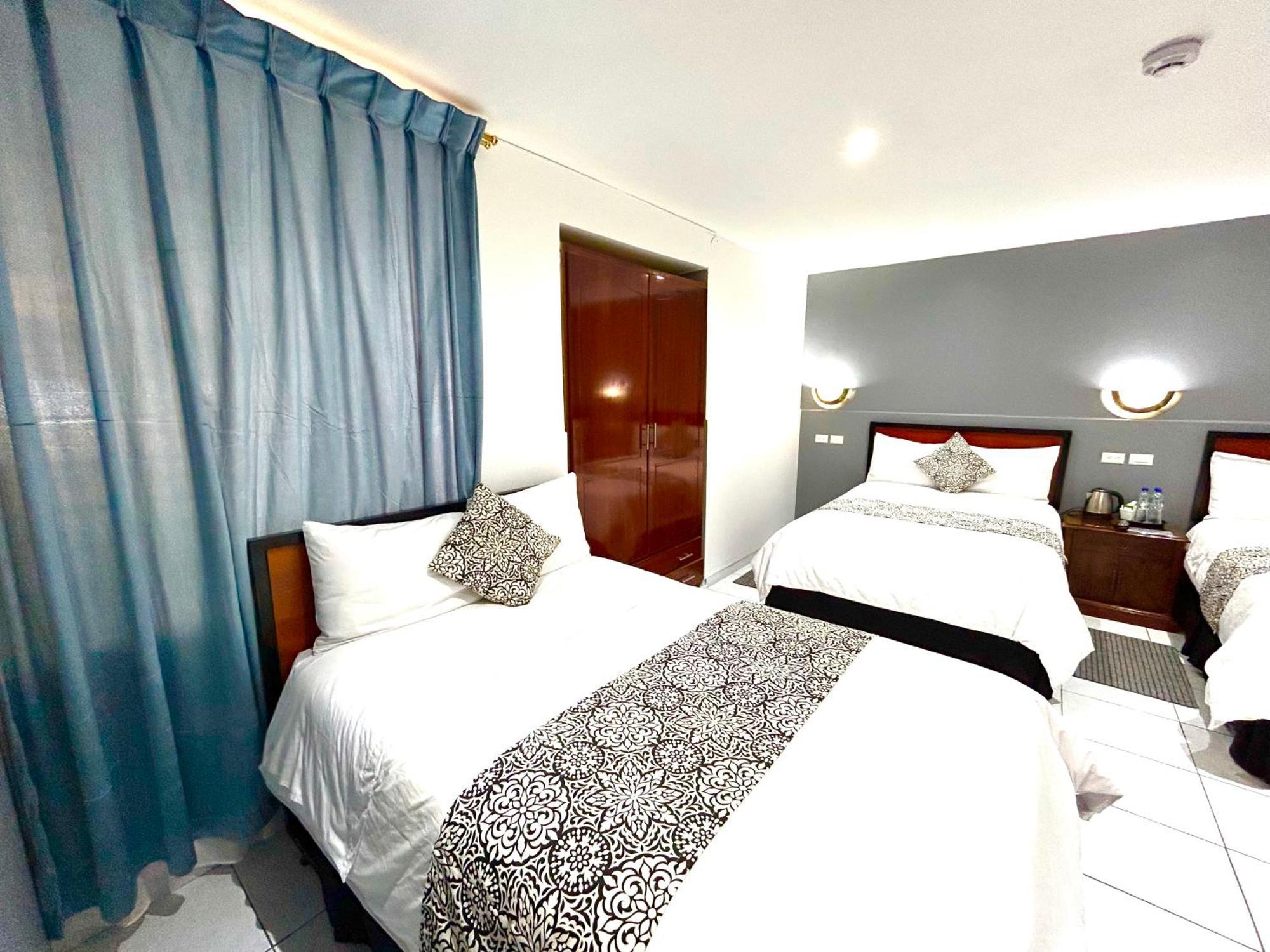 Accel Hotel La Quinta Ибарра Экстерьер фото