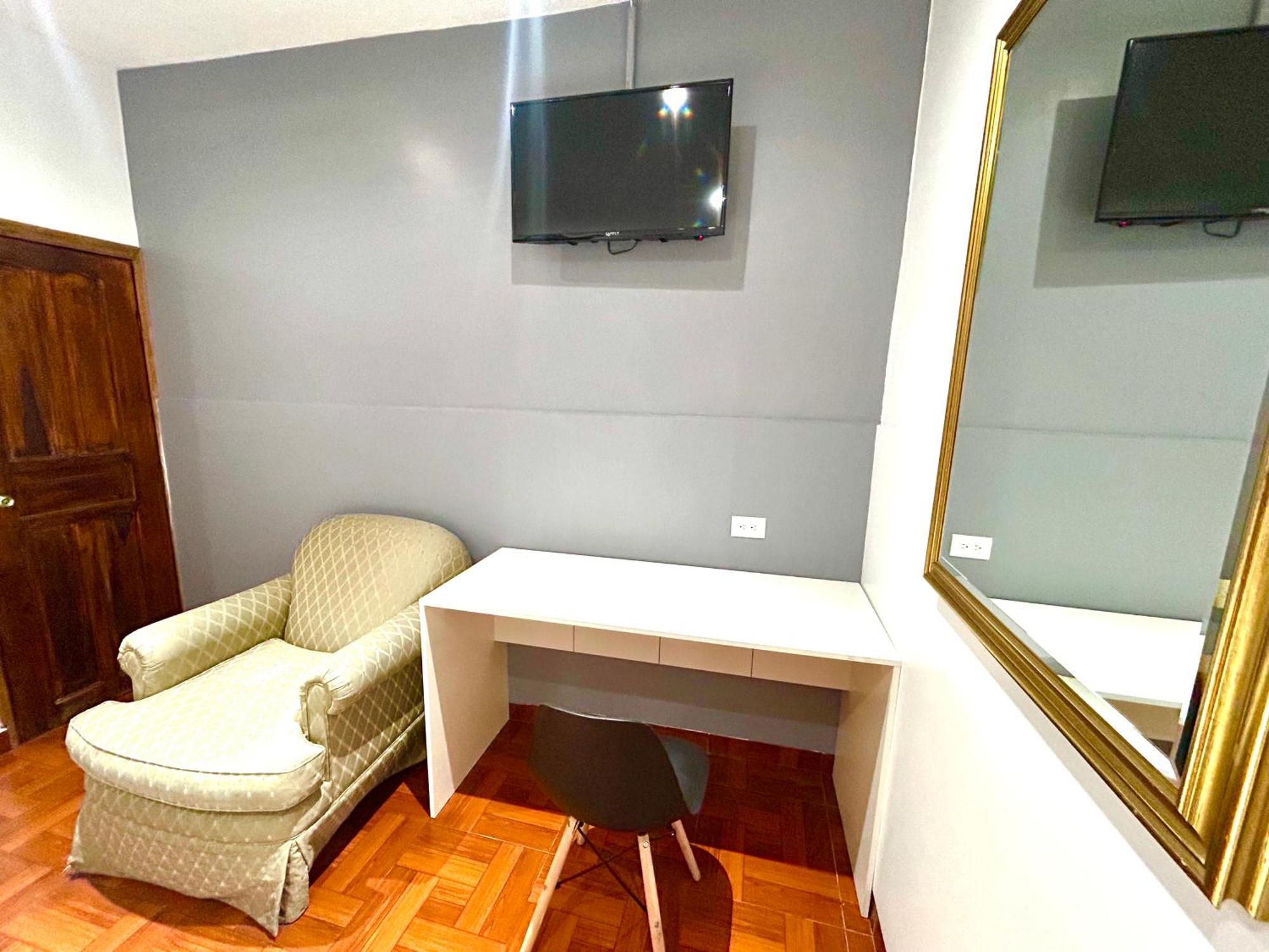 Accel Hotel La Quinta Ибарра Экстерьер фото