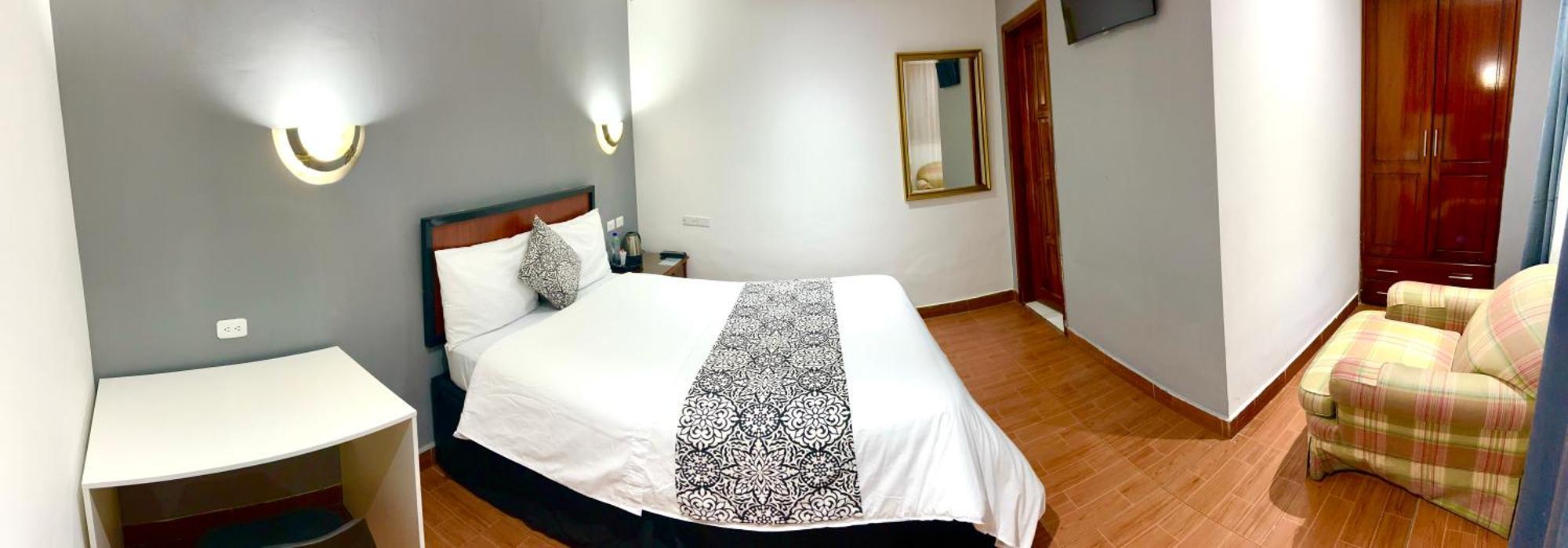 Accel Hotel La Quinta Ибарра Экстерьер фото
