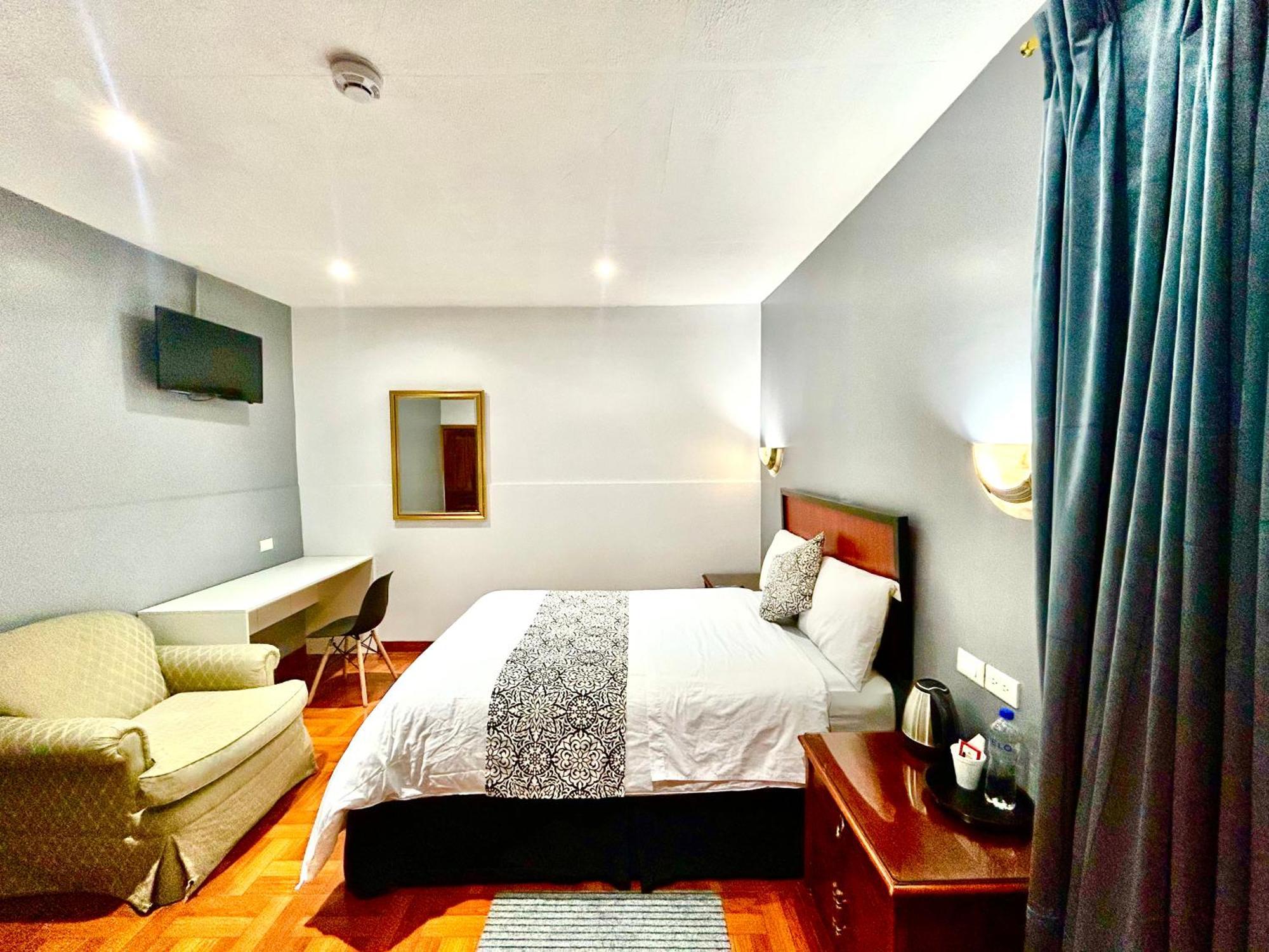 Accel Hotel La Quinta Ибарра Экстерьер фото
