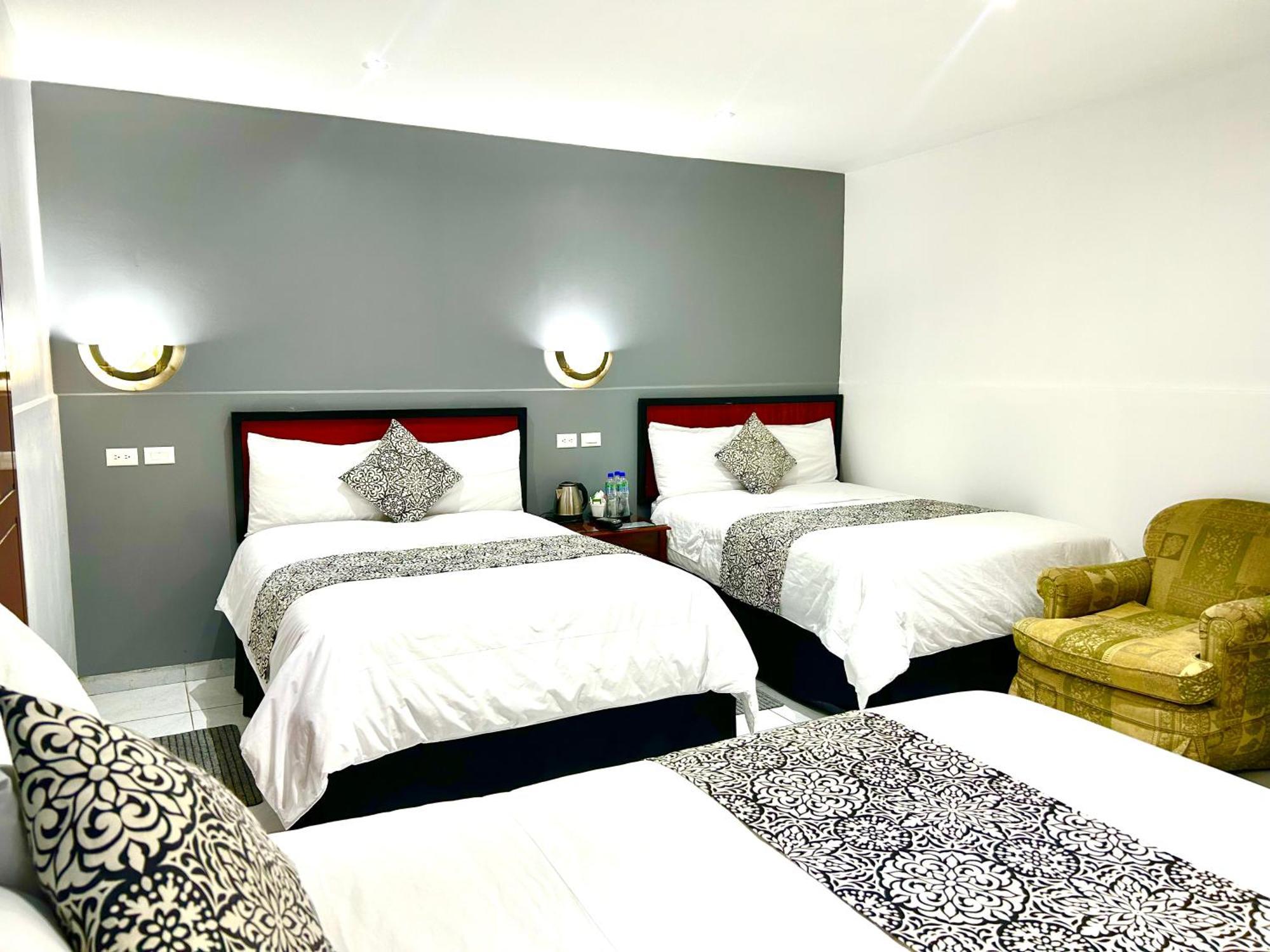 Accel Hotel La Quinta Ибарра Экстерьер фото