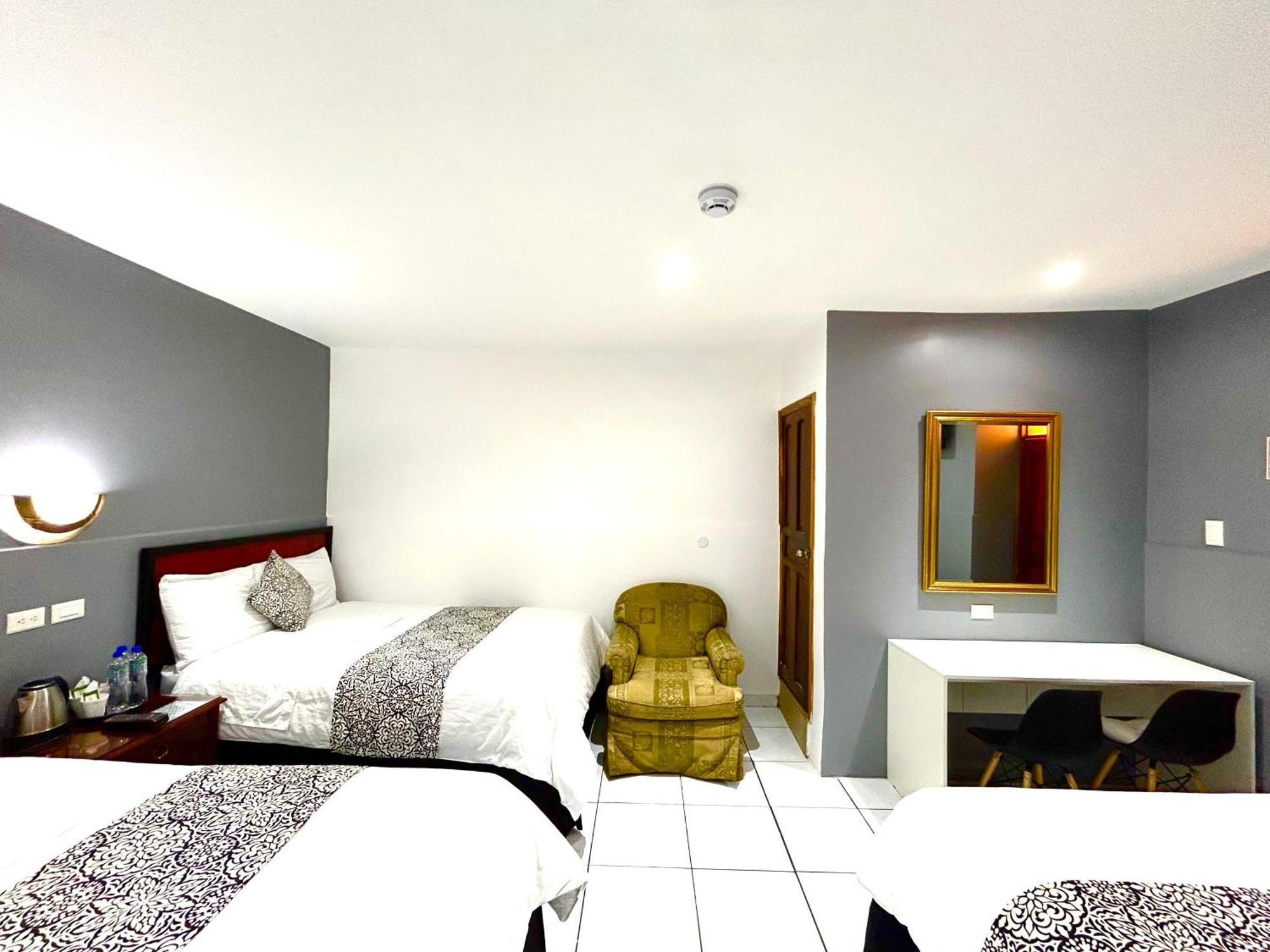 Accel Hotel La Quinta Ибарра Экстерьер фото