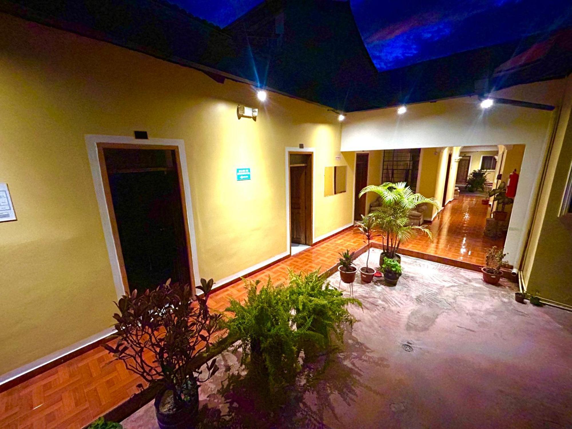 Accel Hotel La Quinta Ибарра Экстерьер фото