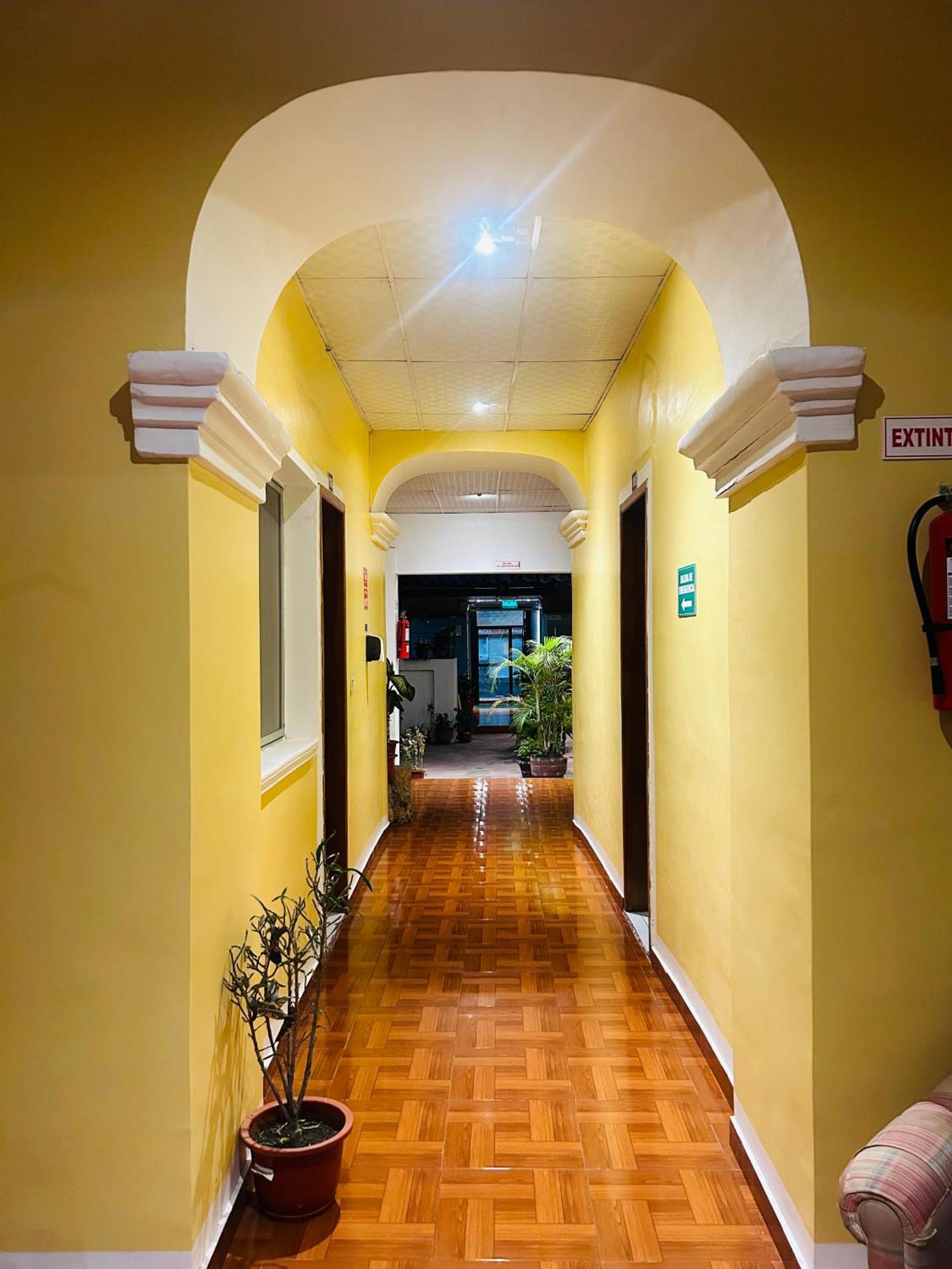 Accel Hotel La Quinta Ибарра Экстерьер фото