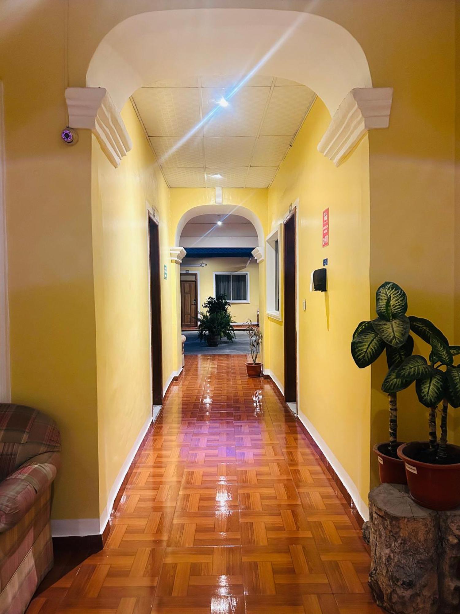 Accel Hotel La Quinta Ибарра Экстерьер фото